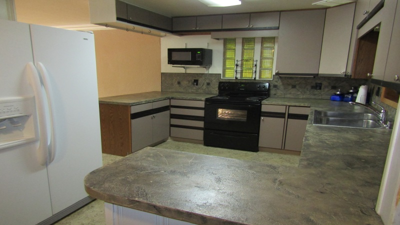 Lots of counter space in kitchen