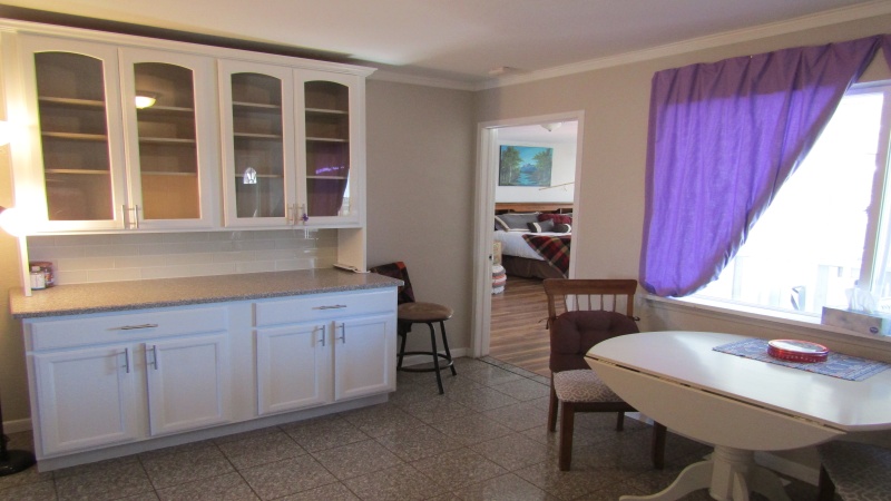 entrance to family room from kitchen