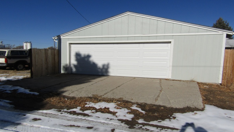 2 car oversized garage w 220 power supply
