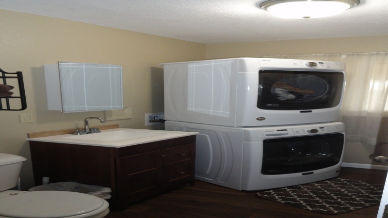 3/4 bath/Laundry off hallway to garage