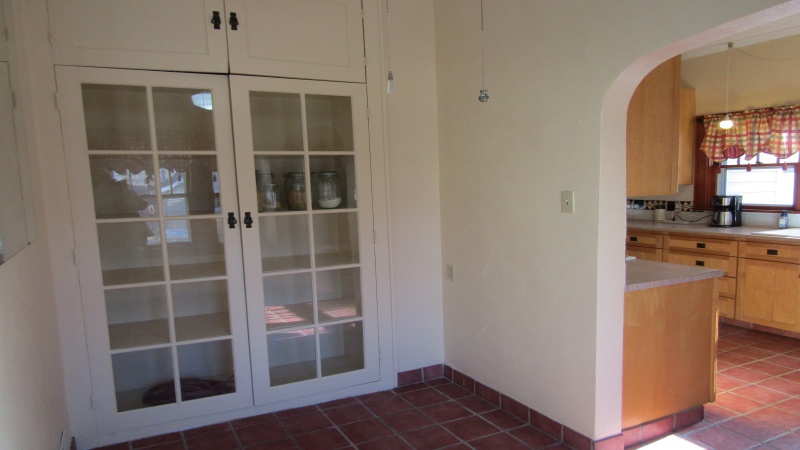 Hutch in eating nook