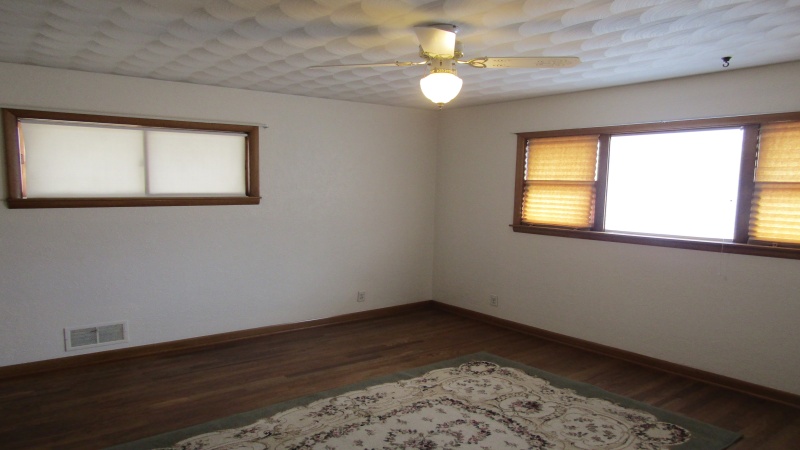 305 9th Ave, Sterling, Colorado 80751, 3 Bedrooms Bedrooms, ,2 BathroomsBathrooms,Residential,Sold,9th ,1076